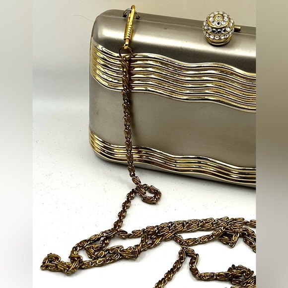 Vintage Sasha Hard Clutch Gold Tone with Chain Strap - Picture 2 of 13